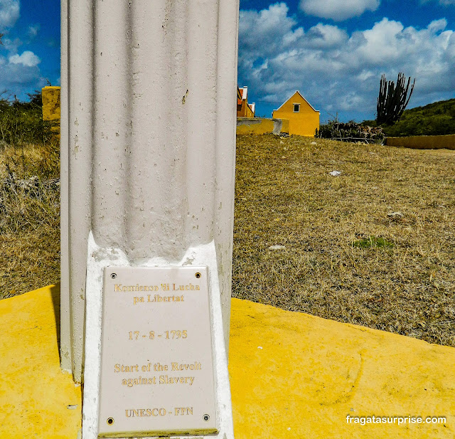 Monumento lembra a revolta de escravos de 1795 em Curaçao