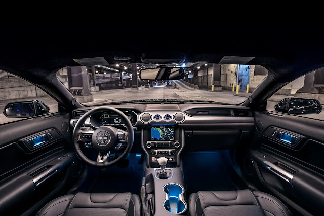 2019 Ford Mustang interior