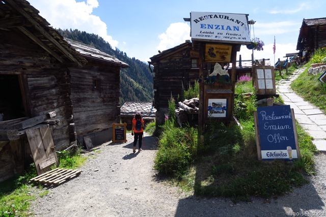 Another mountain restaurant in Findeln, along the Gourmetweg.