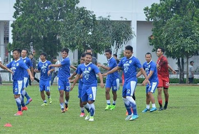  pemain dalam skuat Maung Bandung ini akan berlaga di Liga  Info Daftar Pemain Persib Bandung 2018 
