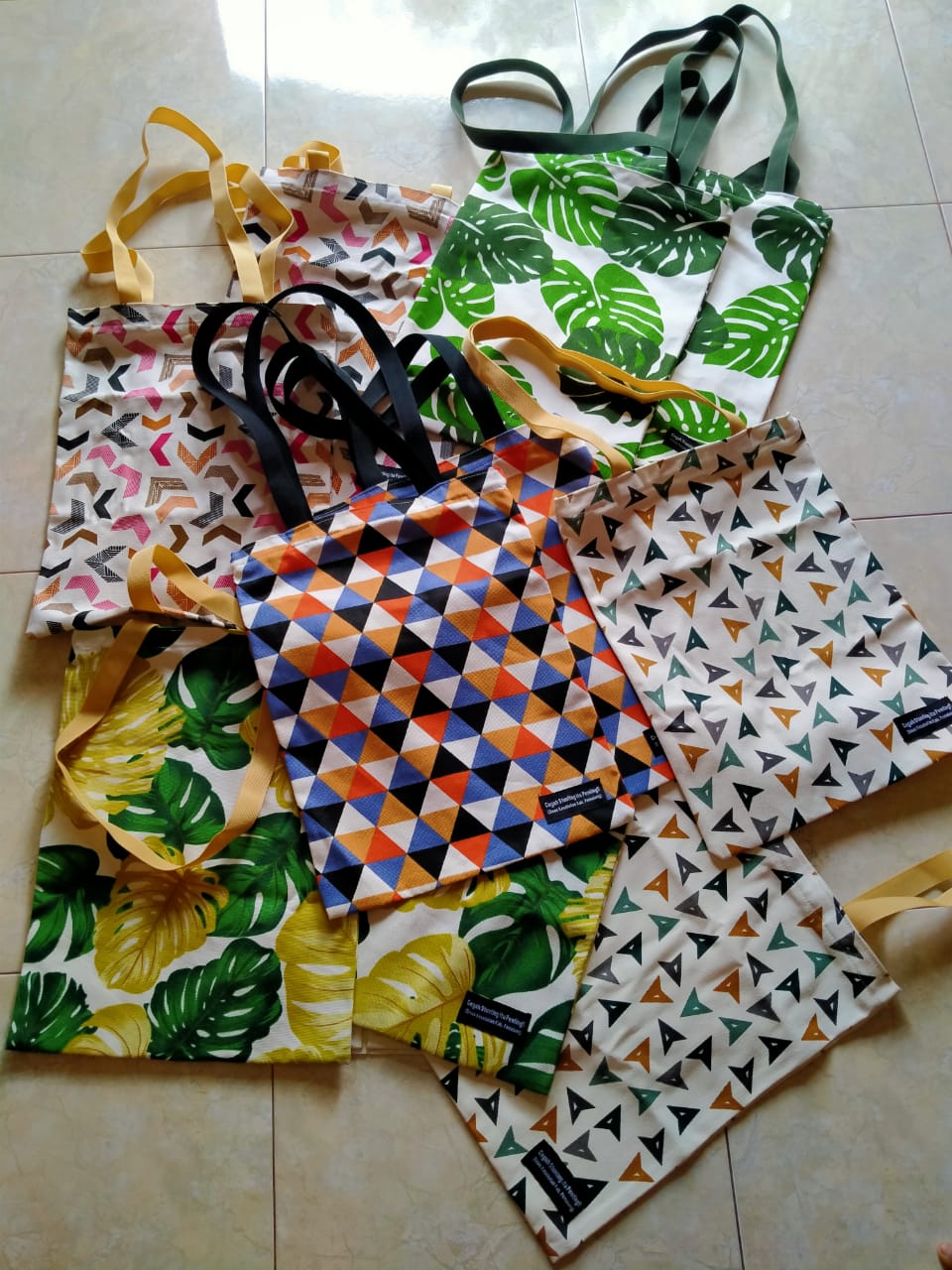 melayani pembuatan tas tote bag custom bisa custom dengan desain sesuai permintaan dan budget dari Turi Sleman Yogyakarta