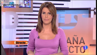 PILAR GARCIA MUÑIZ, Camiseta rosa, marcando peritas, guapisima (09.12.10)
