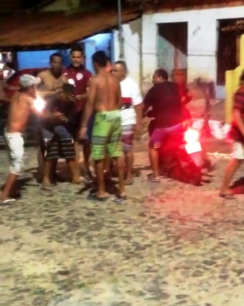 Jovem acusado de roubo é preso após ser capturado por populares em Parnaíba