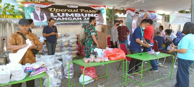 Warga Serbu Operasi Pasar Lumbung Pangan Jawa Timur di Pasar Setono Betek Kota Kediri 