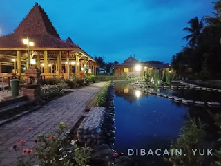 "kampung ulam ngrajek - tempat makan bernuansa etnik jawa"