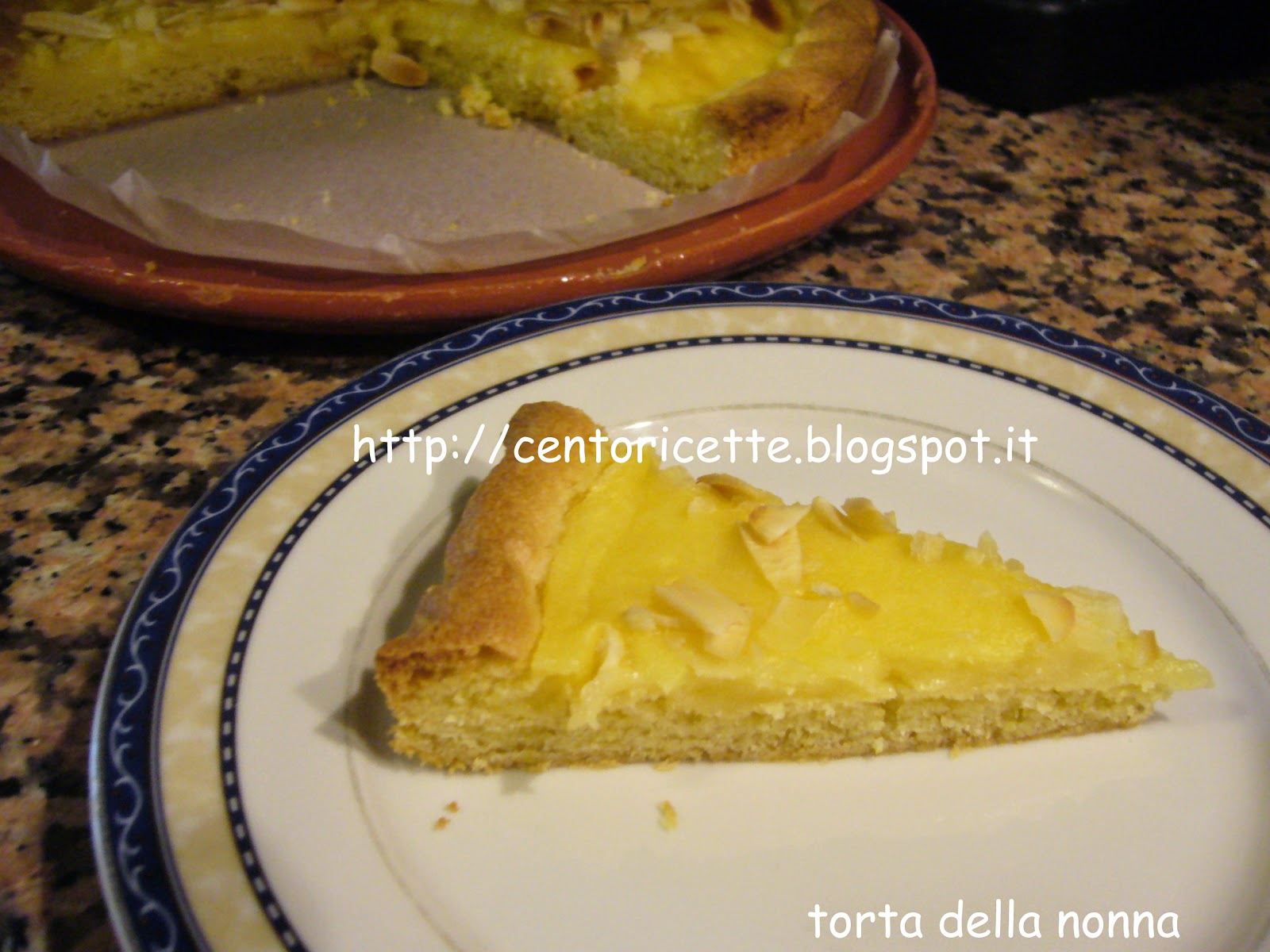 Torta della nonna con mandorle