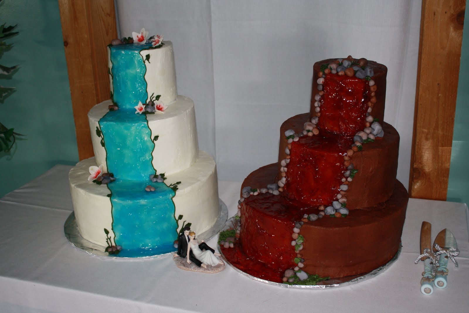 wedding cupcake images Amaretto flavored waterfall and triple chocolate fudge volcano for a 