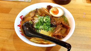 人文研究見聞録：徳島ラーメン ［徳島県］