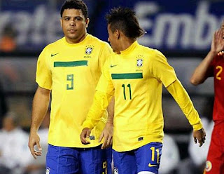 Neymar with Ronaldo in the last match of the former striker