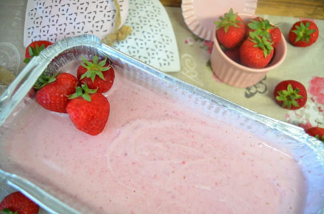 fresas recetas, helado de fresa, helado de fresa con leche condensada, helados, helados caseros, paletas, paletas caseros, paletas de helados, postres caseros, recetas de helados, recetas de paletas, las delicias de mayte,