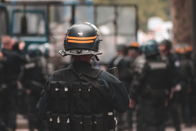 In the Indonesian church bombing in Makassar, worshippers were wounded.