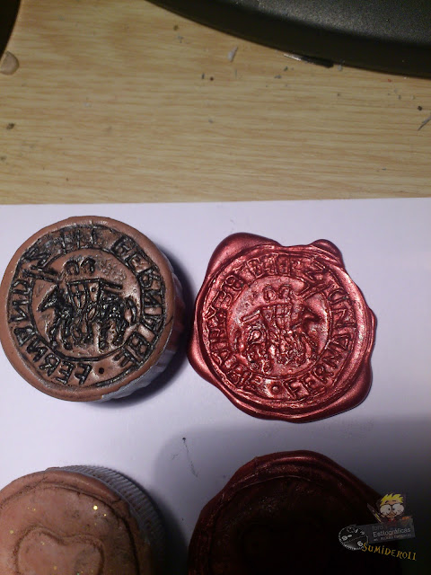 How to make a cheap sealing wax personal, epoxy DIY, cheap seal stamp wax, letter. Como hacer tu propio sello de lacre, personaliza tu sello de lacre, envía cartas como el siglo pasado. Como hacer tu propi sello de lacre, donde comprar lacre, como lacrar, lacre para invitaciones de boda, adornar sobres con lacre, como hacer tu sello de lacre con madera, el mejor sello de lacre casero, haz tu propio sello de lacre barato, el sello de lacre más barato, sello para invitaciones de boda, como hacer tu propio sello para invitaciones de boda, sello de lacre personalizado, como hacer tu propio sello de lacre super barato, el mejor sello de lacre para regalar, estampa tu firma en lacre, el lacre para cerrar cartas, que es el lacre y como se usa, como se sella con lacre, como sellar con lacre, como se usa el lacre, como hacer un sello de lacre y como se usa, usar un sello de lacre, cerrar cartas usando sello de lacre, epoxy, como lacrar con un sello de epoxy, epoxy y manualidades, manualidades con epoxy, masilla epoxy como usarla, como se usa la masilla epoxy, epoxi para lacrar