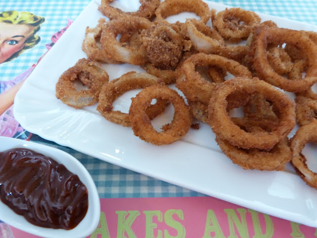 Mozzarella sticks et oignons frits 