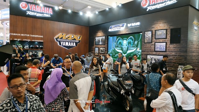 Maxi Skutik Yamaha Ramaikan Booth Yamaha di GIIAS 2018