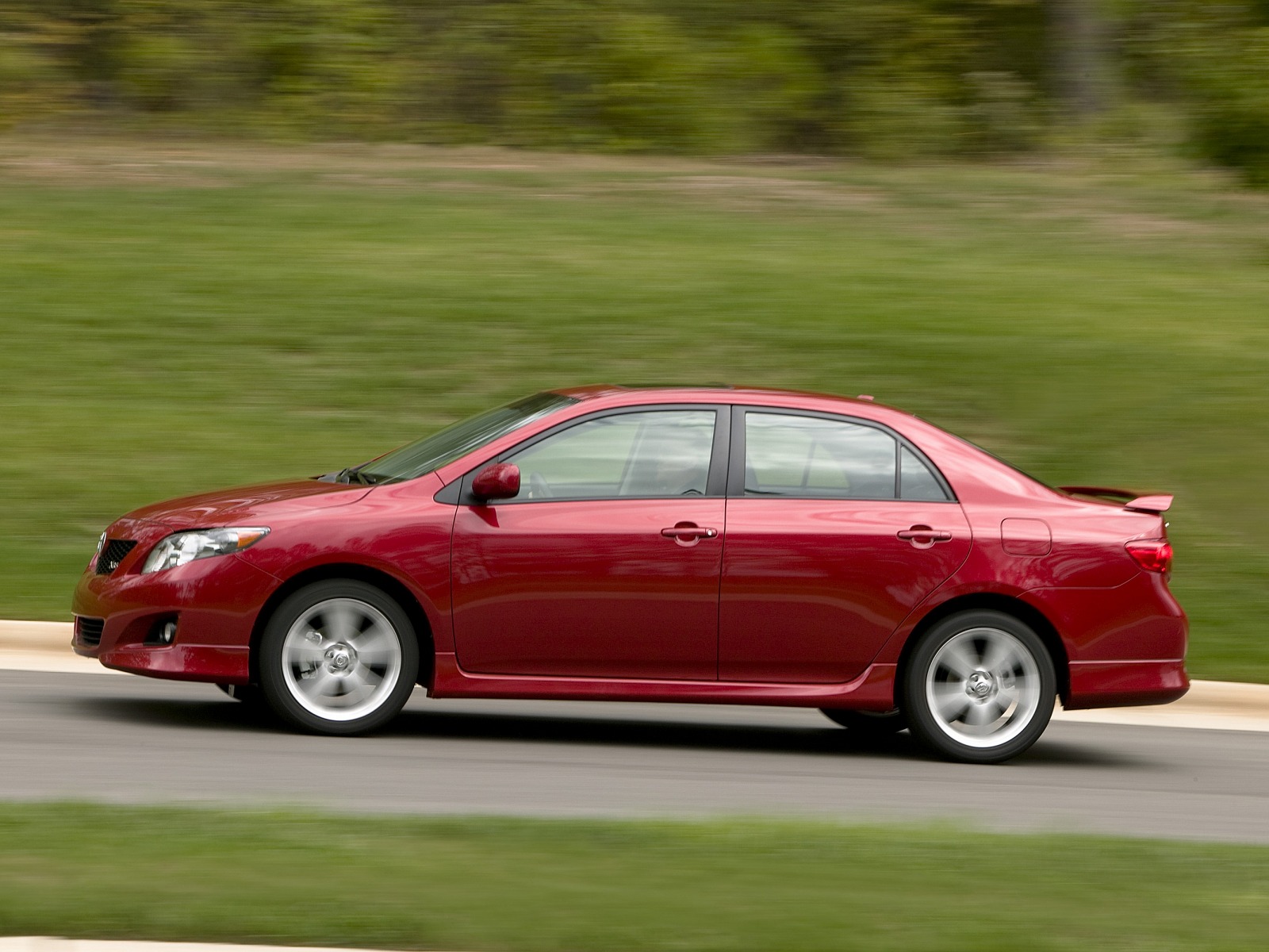 2009 Toyota Corolla XRS Pictures