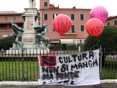 Four Moors monument with banner, Livorno