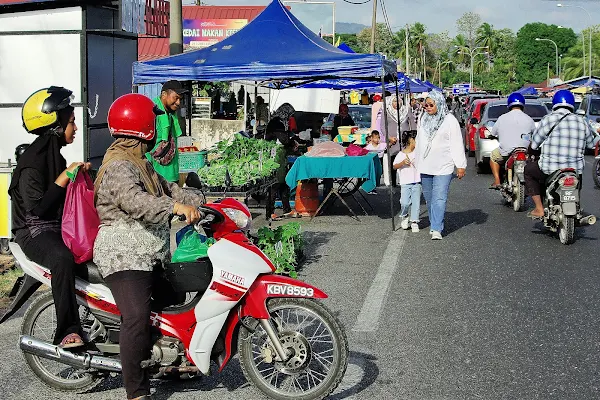 SMC Pentax-A 35-70mm 1:4,  People And Places, The Street Scene 08