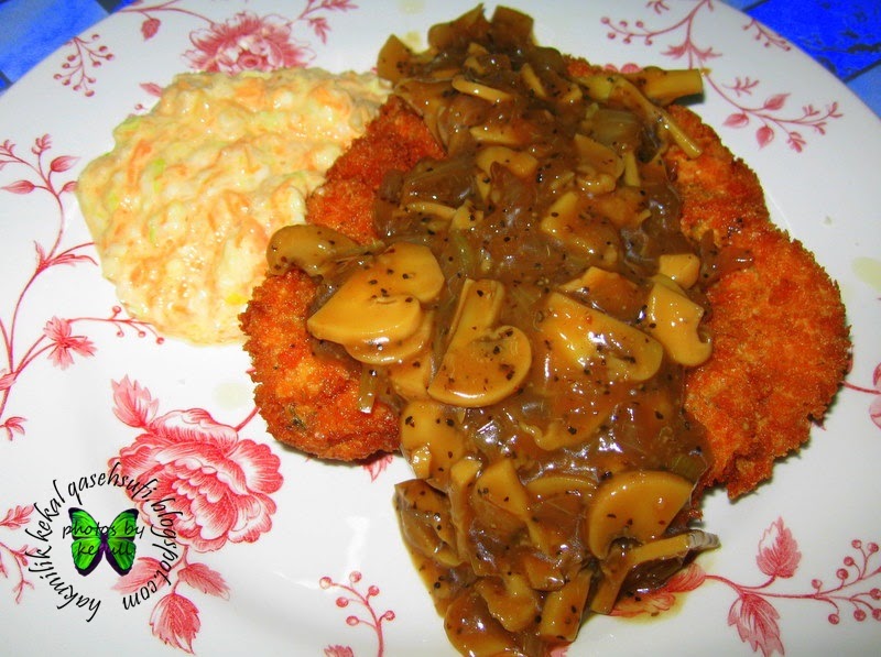 Kerulls: Test Kitchen ( Chicken chop dan coleslaw )