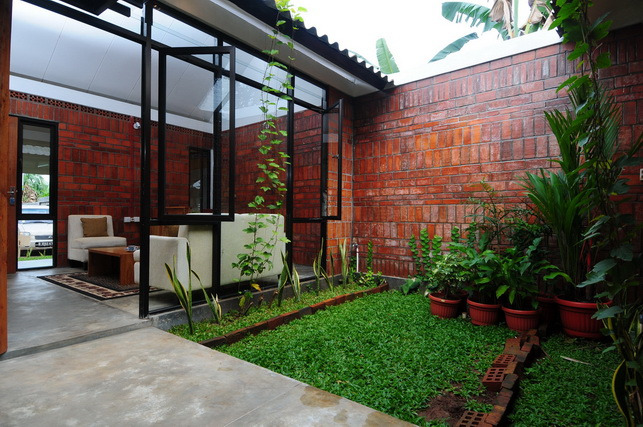 20 Desain Taman Mungil Dalam Rumah Minimalis