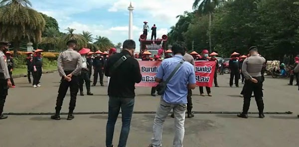 Peserta Aksi KSPI Masih Patung Kuda, Kalau Diizinkan Bergerak Ke MK