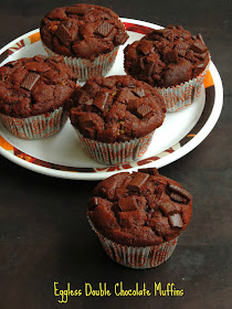 Eggless double chocolate muffins