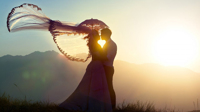 Love sunset kiss HD Wallpaper