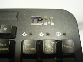 IBM USBスペースセーバーキーボード 光り輝くIBMロゴ!