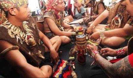 sejarah-suku-dayak-kulit