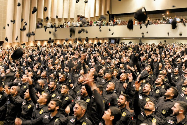João Azevêdo participa de formatura de 426 concursados da Polícia Civil e anuncia datas de nomeações