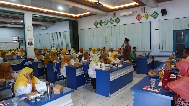 Darmanto SEO Berikan Materi di Sekolah Wirausaha Aisyiyah Kabupaten Pemalang
