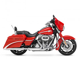 CVO Street Glide Harley-Davidson red edition