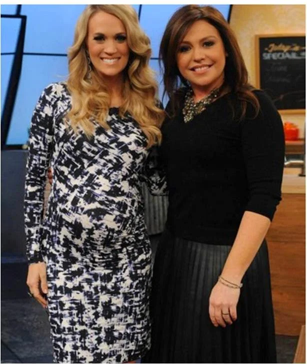 Carrie Underwood Wearing Fortuna Graphic Maternity Dress 