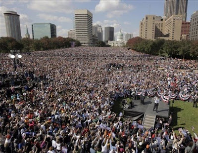 A crowd of 100,000 at the Obama rally in St Louis, MO, October 18, 2008. 