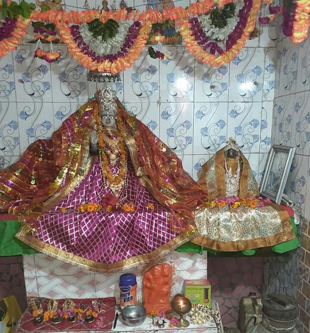 अमांपुर में शारदीय नवरात्र को लेकर मंदिर और बाजार गुलजार, ग्राहक नदारद।