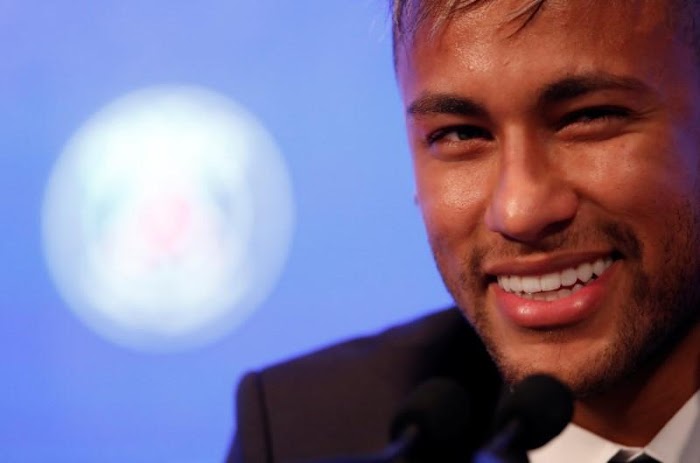 Neymar é apresentado pelo PSG e diz que escolheu clube para buscar novos desafios