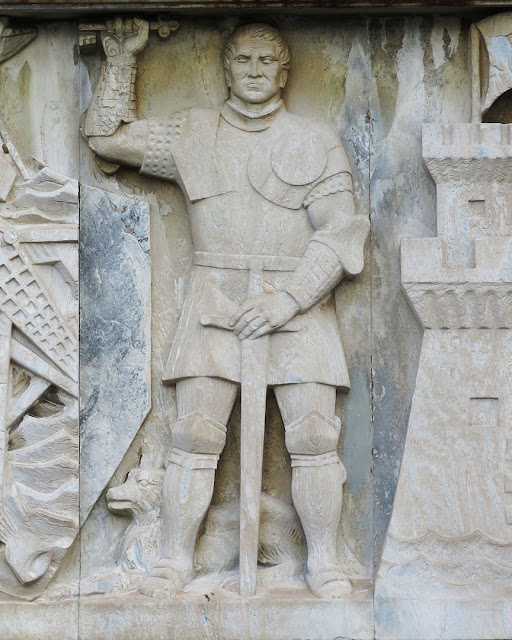 Guerrino and his dog, Palazzo del Governo, Piazza dell'Unità d'Italia, Livorno