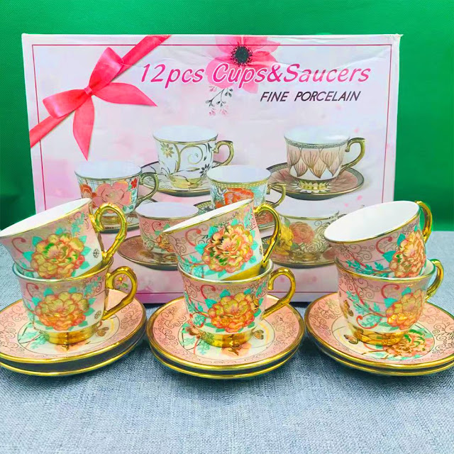 Elegant Vintage Floral Design Tea Cups
