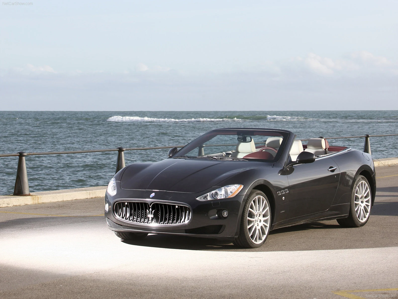 Hình ảnh siêu xe Maserati GranCabrio 2011 & nội ngoại thất