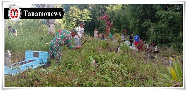 Bersama Masyarakat, Babinsa 08/Embaloh Hilir Bersihkan TPU