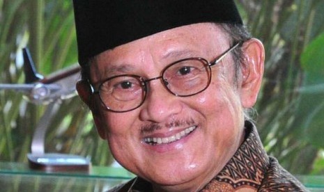 Habibie Siap Bangun Industri Pesawat di Batam