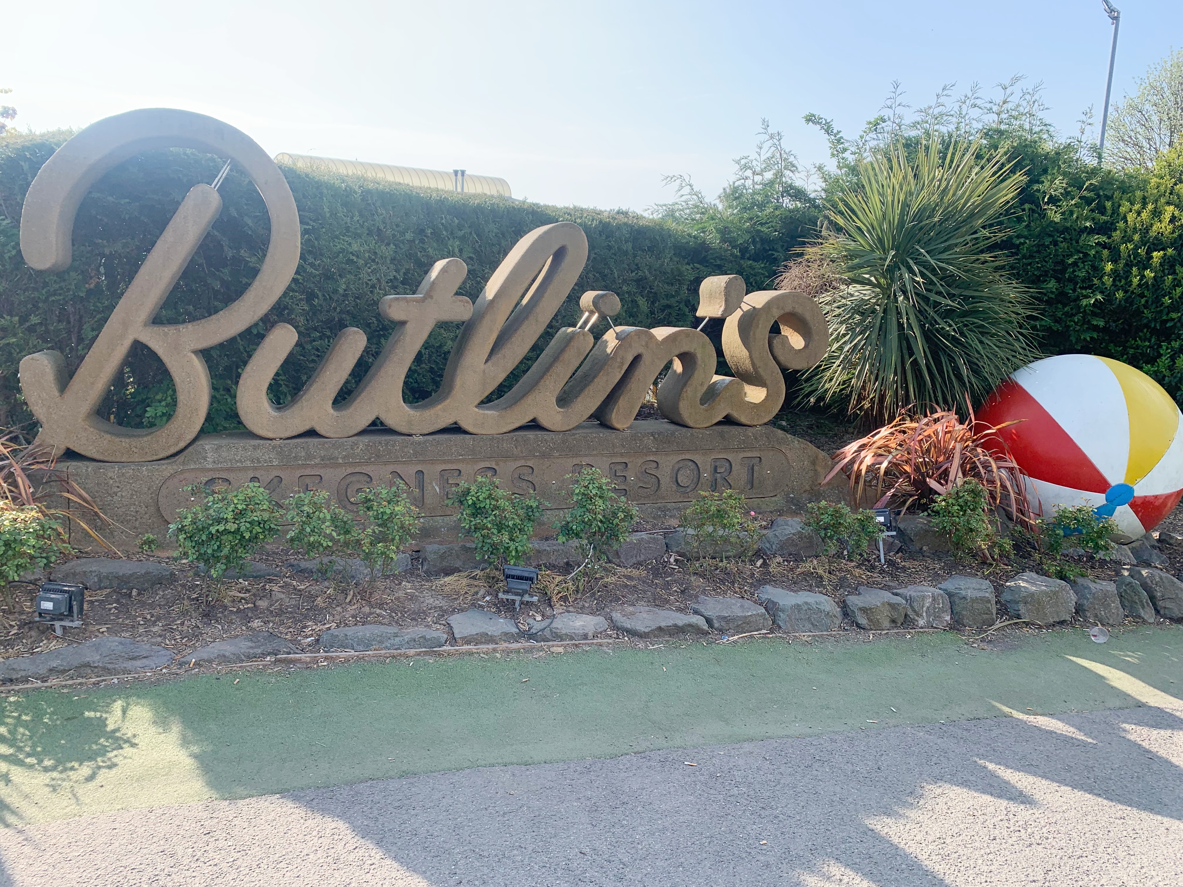 can dogs stay at butlins