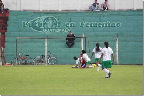 falta dentro del area de santiago