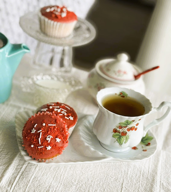 Strawberry Iced Fairy Cakes