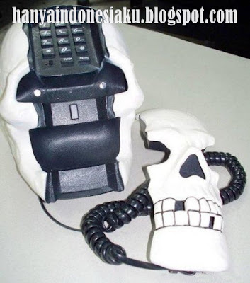 hadiah helloween, harga telepon, koleksi, led, lucu, menarik, skull phone, souvenir, telepon rumah, telepon tengkorak, telpon, tengkorak mata menyala, unik, 