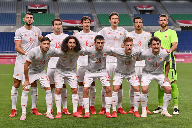 SELECCIÓN OLÍMPICA DE ESPAÑA. Temporada 2021-22. Rafa Mir, Eric García, Martín Zubimendi, Pau Torres, Mikel Merino, Unai Simón. Óscar Gil, Marc Cucurella, Pedri, Dani Olmo, Mikel Oyarzabal. SELECCIÓN OLÍMPICA DE JAPÓN 0 SELECCIÓN OLÍMPICA DE ESPAÑA 1. 03/08/2021. Juegos Olímpicos de Tokio 2020, semifinal. Saitama, Japón, Saitama Stadium. GOLES: 0-1: 115’, Marco Asensio.