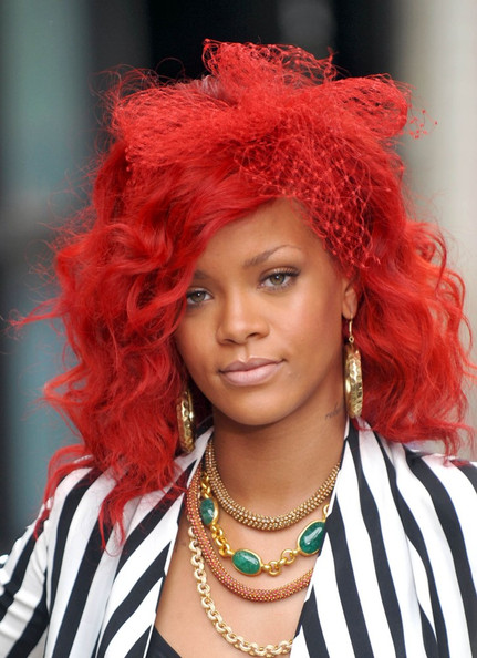 new rihanna hair 2011. rihanna red hair 2011