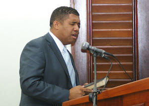 PASTOR ELIAS SALMIENTO, QUIEN ASUMIO EL ROL DE VENDECIR LA OBRA PUESTA EN CIRCULACIÓN.