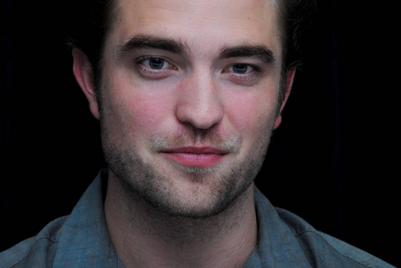 Some More Great New Comic Con Portraits of Robert Pattinson 