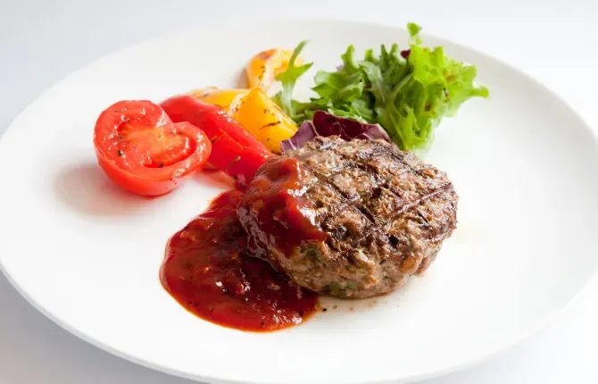 Veal chops with fresh tomato relish