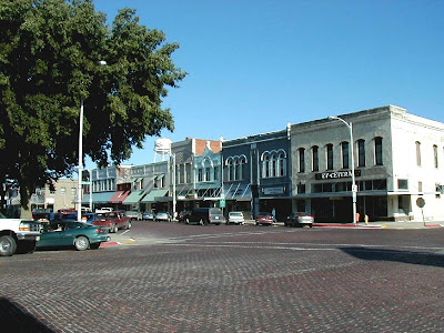 A street corner at the town square of Seward, Nebraska. The photo was taken from http://www.stipak.com/hageman/williambrown/IMG/SewardPhotosAugust2001/SewardTownSquareNorth3.jpg